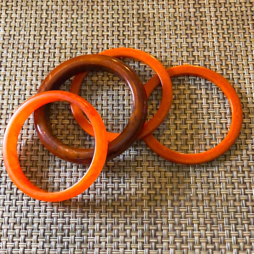 4 vintage circa 70’s bakelite bangles.